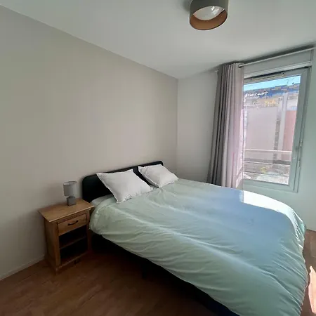 60m2 Pour De 4 A 6 Voyageurs Clichy